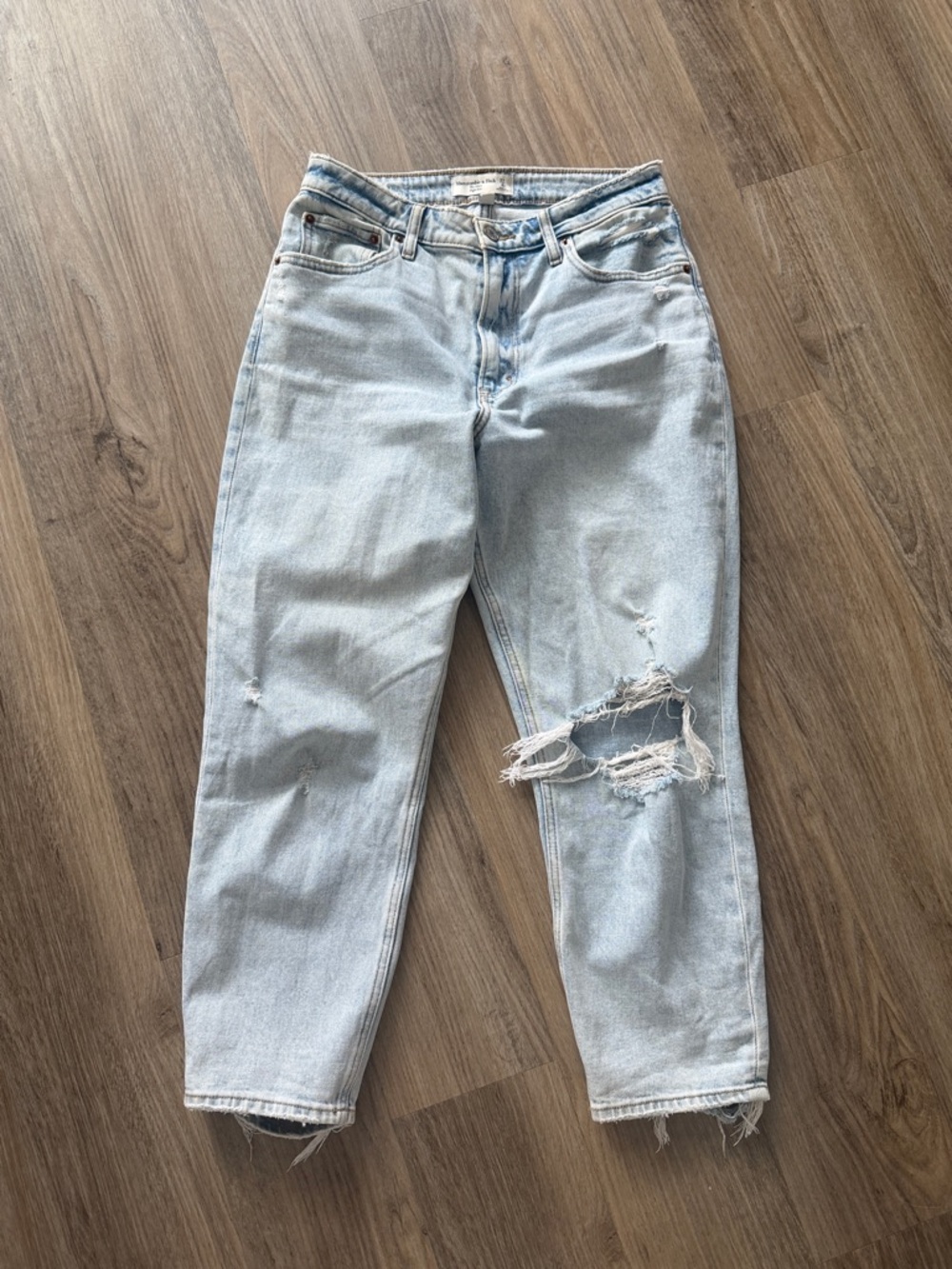 Abercrombie & Fitch Light Wash High-Rise Women's Jeans